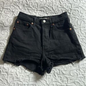 levi’s rib cage shorts - size 25 🖤